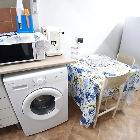 Mawi - Peaceful Apt. W/ Double Bed - 9min Walk To Ortigia *