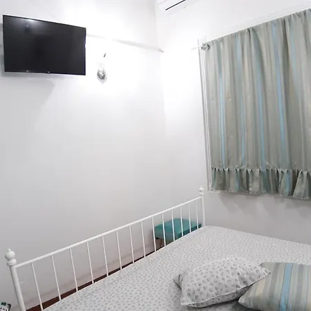 Mawi - Peaceful Apt. W/ Double Bed - 9min Walk To Ortigia Syracuse